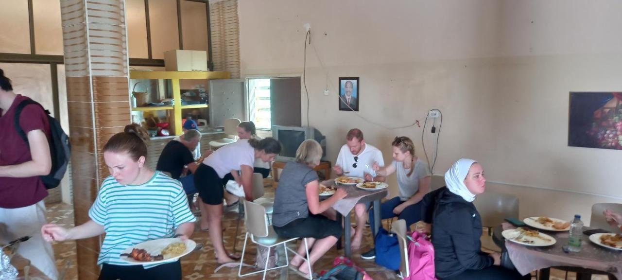 Safi Kitchen Hostel Gawr as-Safi Екстер'єр фото